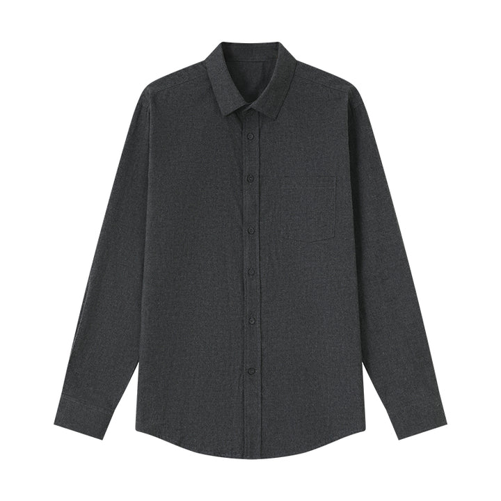 Stay warm and stylish this season with the Shoton Men's Brushed Twill Shirt. Crafted from a blend of organic cotton and yak wool, this shirt offers comfort, versatility, and a sophisticated look for autumn and winter.
