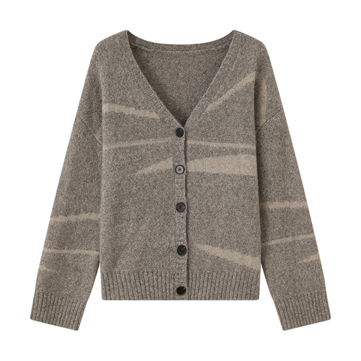 Add sophistication to your wardrobe with the Above Land Jacquard Cardigan. Crafted from a luxurious yak wool blend, this elegant outerwear piece features intricate jacquard patterns, perfect for layering over any outfit. Cozy, stylish, and versatile for every season.



