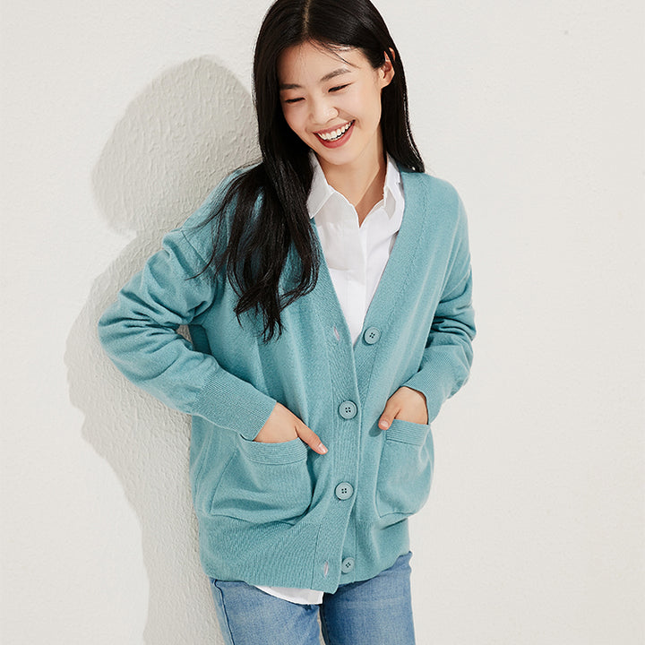 The Himalaya Classic Cardigan combines timeless style with luxurious comfort. Made from a premium yak and wool blend, this V-neck sweater offers superior warmth, softness, and a loose fit perfect for layering. Ideal for winter styling with classic elegance.