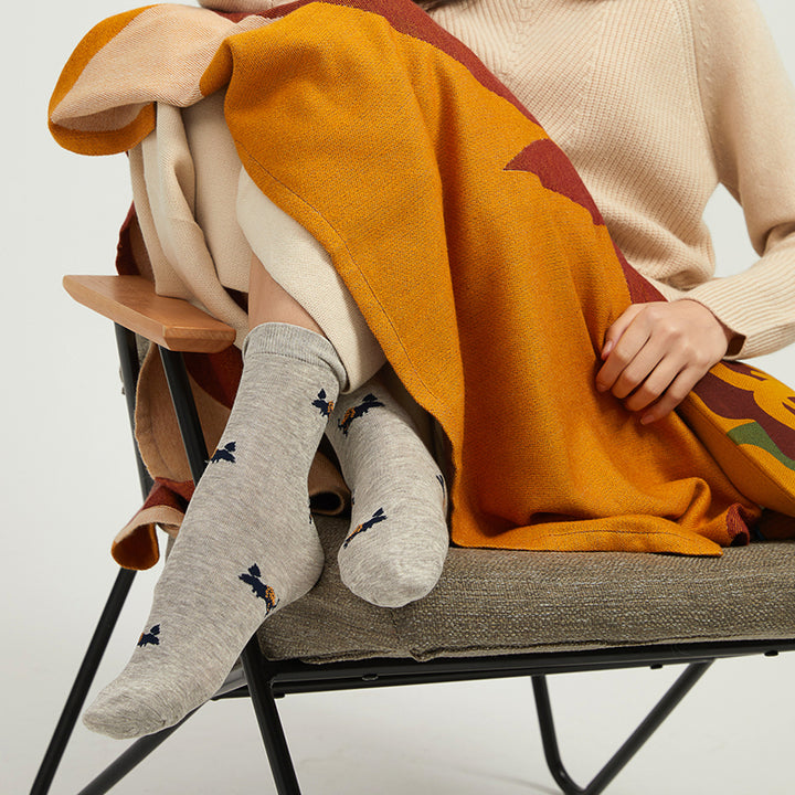 Gift warmth and luxury with the Yushu Socks Gift Set for Women. Crafted from soft yak wool, these socks provide comfort and style, making them perfect for any occasion.