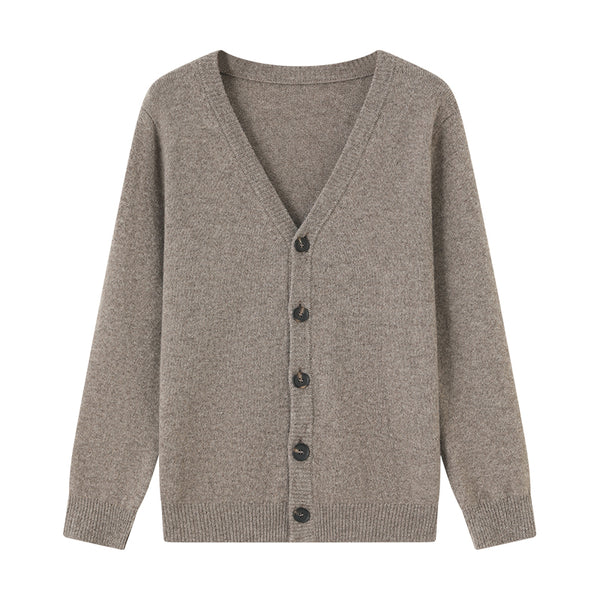Stay warm and stylish with the Polar Journey Men's Knitted Cardigan. Made from a premium yak and merino wool blend, this cardigan offers warmth, comfort, and style.

