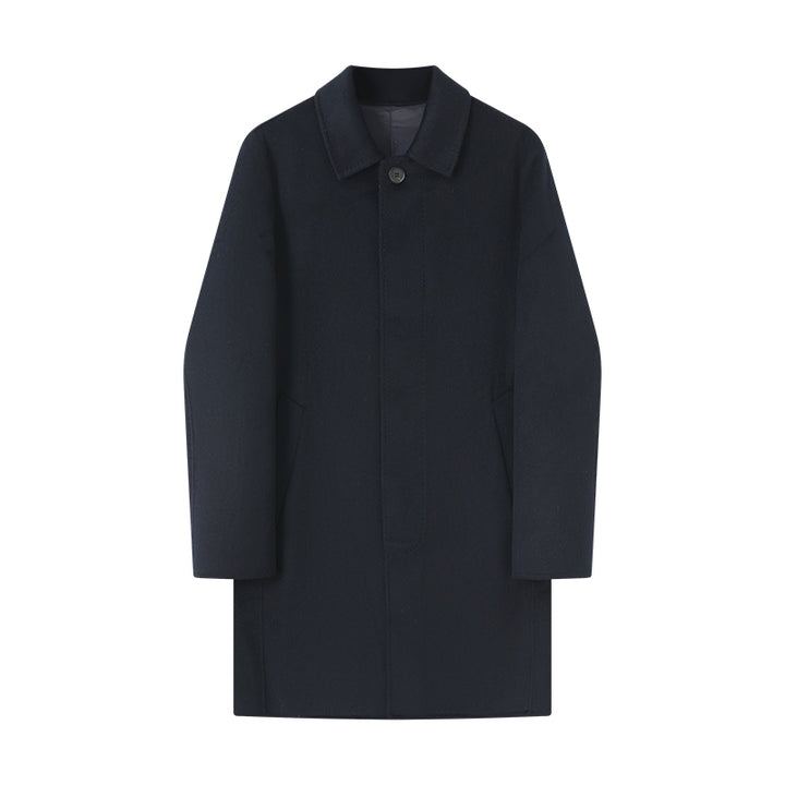 Stay warm and stylish with the Men's Shambala Long Yak Wool Coat. Crafted from 100% yak wool, this luxurious coat combines timeless design with exceptional warmth for the colder months.

