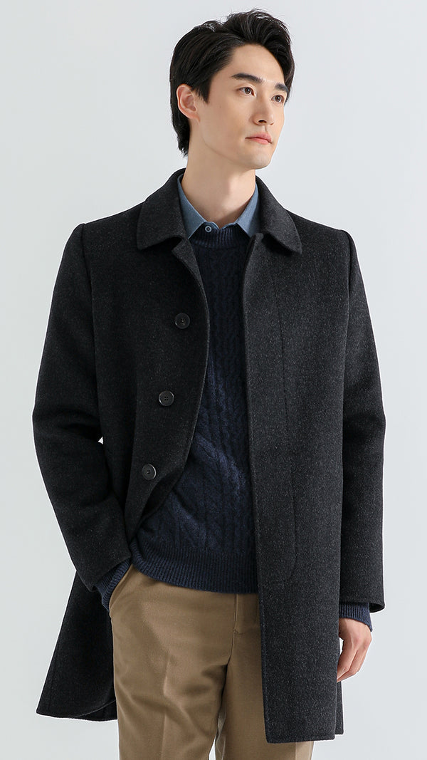 Stay warm and stylish with the Men's Shambala Long Yak Wool Coat. Crafted from 100% yak wool, this luxurious coat combines timeless design with exceptional warmth for the colder months.

