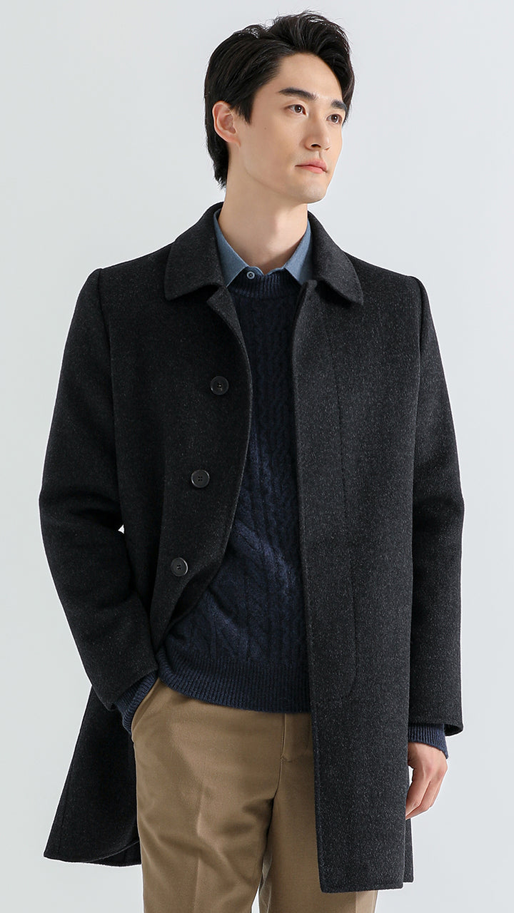 Stay warm and stylish with the Men's Shambala Long Yak Wool Coat. Crafted from 100% yak wool, this luxurious coat combines timeless design with exceptional warmth for the colder months.

