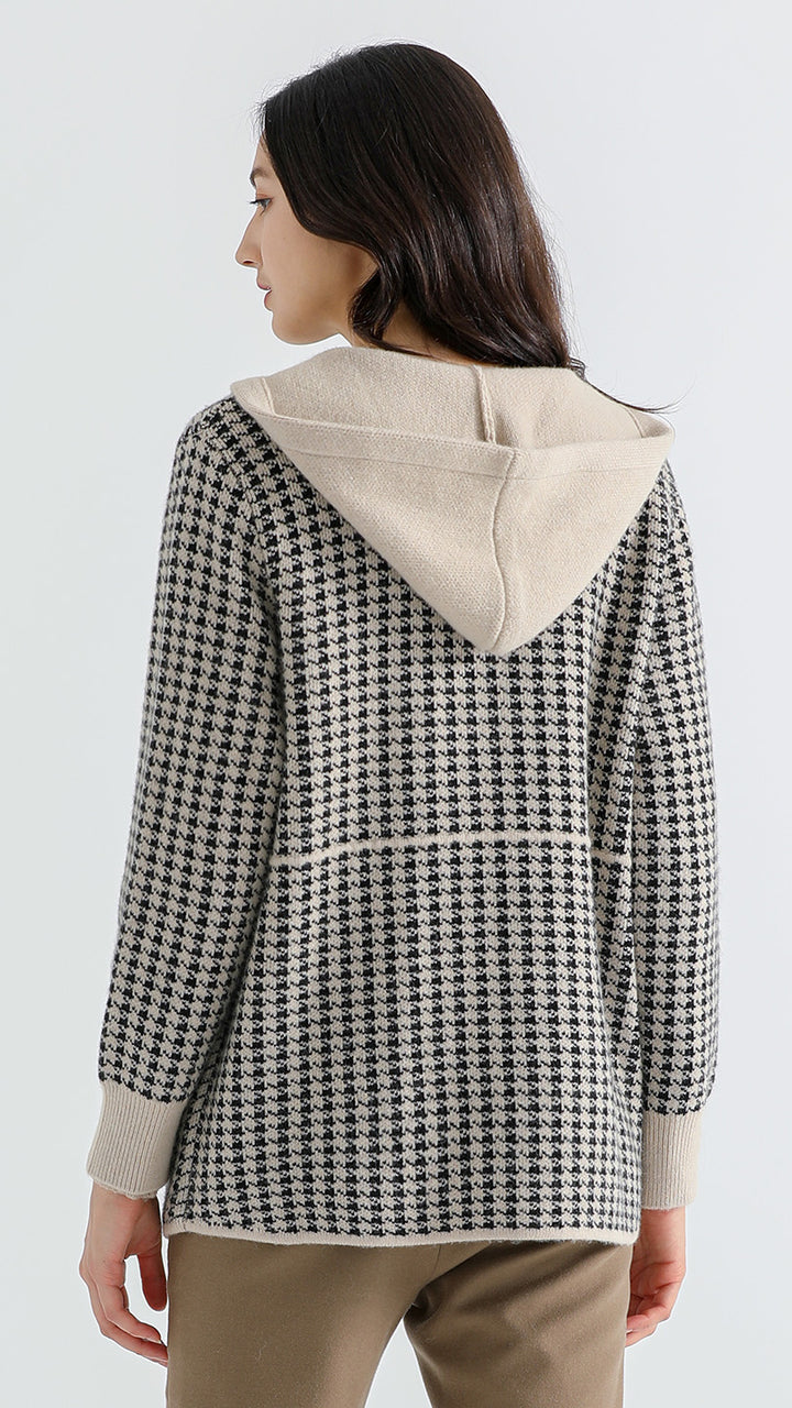 Discover the Shambala 100% Yak Houndstooth Cardigan with Hood. Crafted from premium yak wool for ultimate softness and warmth, this stylish cardigan is perfect for cool weather and everyday wear.