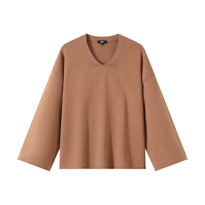 Stay cozy and stylish with the Shoton Women's Loose Basic Pullover. Made from a soft cotton-yak blend, this relaxed fit sweater is perfect for layering or wearing solo in any season.

