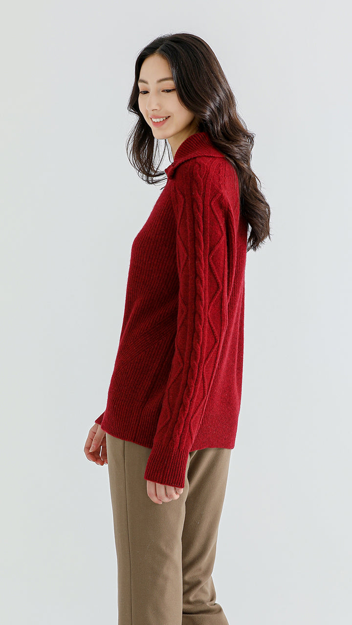 Experience exceptional warmth with the Women's Shambala Thick Yak Wool Pullover. Made from 100% Yak wool, this cozy sweater offers a luxurious feel and perfect insulation for colder months.


