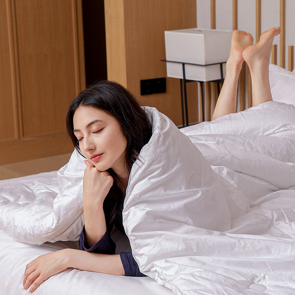 Wrap yourself in ultimate comfort with the Ecomarine Yak Blanket. Made from 100% yak wool and a sustainable recycled polyester blend, this luxurious blanket offers warmth and softness. Perfect for cozying up in style while being eco-friendly. Size: 200cm x 230cm.